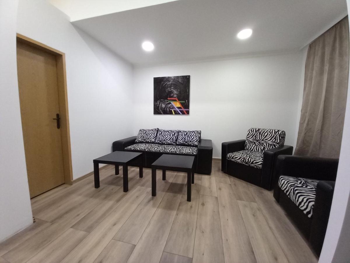 Mystic Apartments ยาโกดินา ภายนอก รูปภาพ